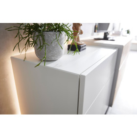 Wohnwand Media Design mit Designkufe - Kanada Eiche dunkel Nb / Nougat Mattlack